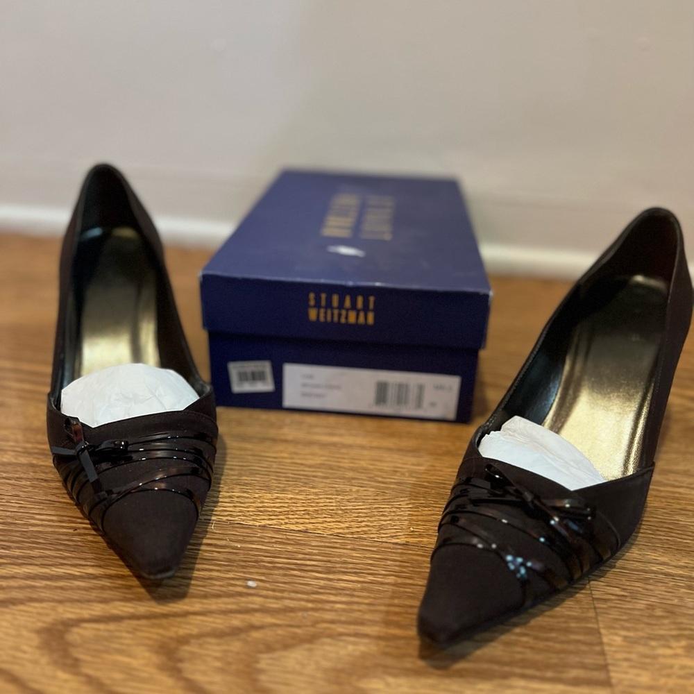 Like New Stuart Weitzman Lois Kitten Heel